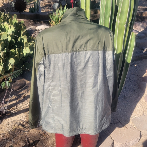 LL Bean Windbreaker LG Green Outdoors - Picture 3 of 4